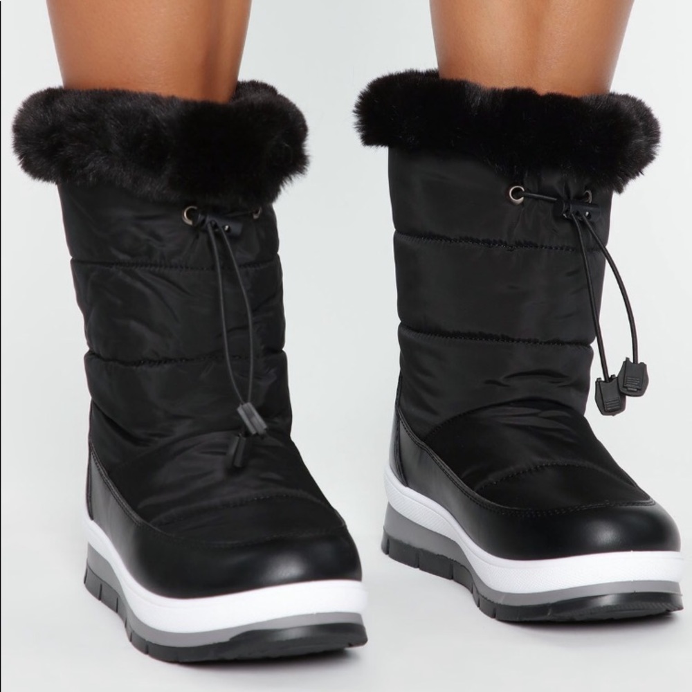 Baby It’s Cold Flat Boots Black